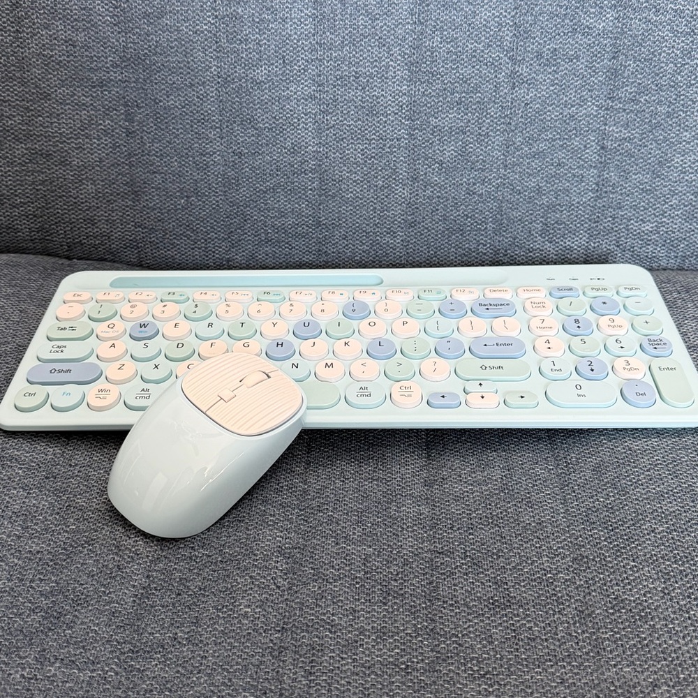 Wireless Pastel Keyboard and Mouse Set - Picture 14 of 14